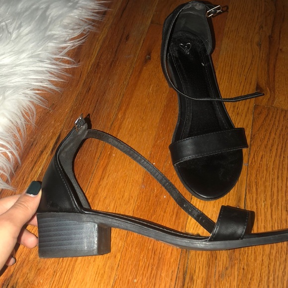 Sandals - Picture 4 of 4